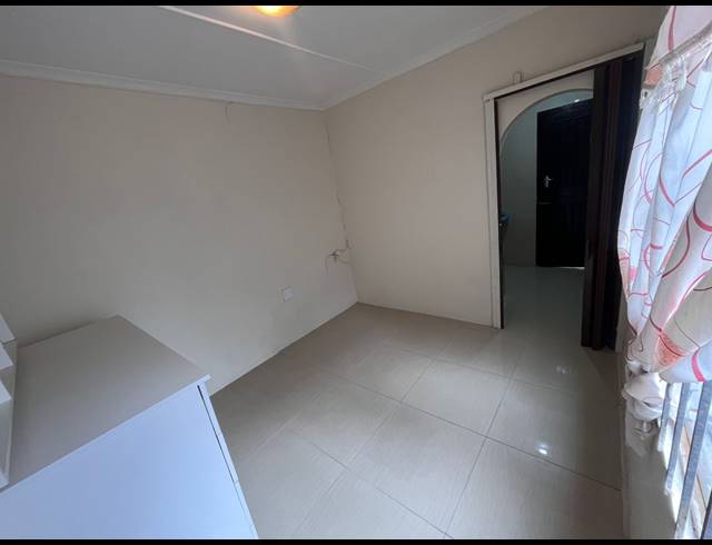 3 BEDROOM FLAT TO LET IN CARRINGTON HEIGHTS